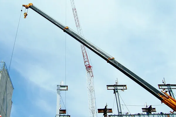 オフィスビル建設現場